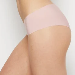 Now Show Hipster in*La Senza Discount